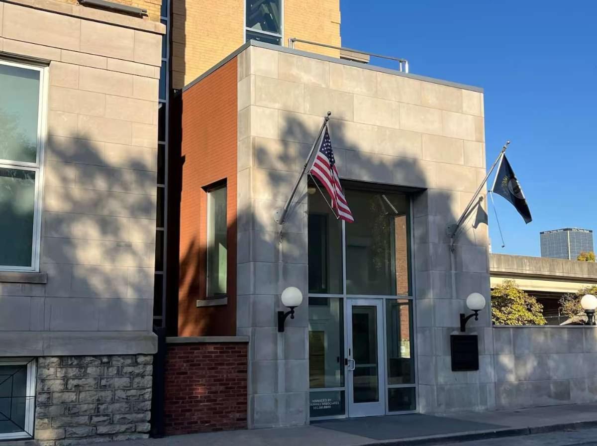 Derby Location 9-mins To Churchill Downs Apartment